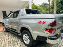 https://riyasewana.com/uploads/toyota-hilux-revolution-2016-127344112634.jpg