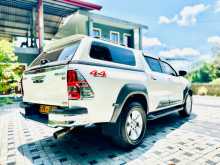 https://riyasewana.com/uploads/toyota-hilux-revolution-2016-225454112312.jpg
