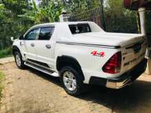 https://riyasewana.com/uploads/toyota-hilux-revolution-2017-312421112132.jpg