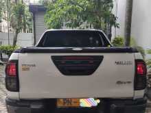 https://riyasewana.com/uploads/toyota-hilux-rocco-121058024183.jpg
