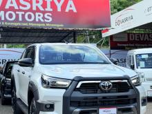 https://riyasewana.com/uploads/toyota-hilux-rocco-159435910603.jpg