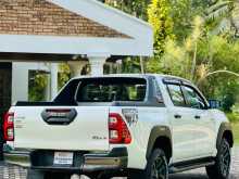 https://riyasewana.com/uploads/toyota-hilux-rocco-16104221326.jpg