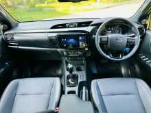 https://riyasewana.com/uploads/toyota-hilux-rocco-16104221955.jpg
