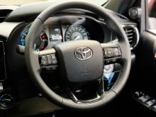 https://riyasewana.com/uploads/toyota-hilux-rocco-1717100117713.jpg