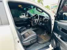 https://riyasewana.com/uploads/toyota-hilux-rocco-2019-2410120712413.jpg