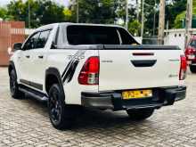 https://riyasewana.com/uploads/toyota-hilux-rocco-2019-2410120712914.jpg