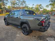 https://riyasewana.com/uploads/toyota-hilux-rocco-2025-2919142512483.jpg