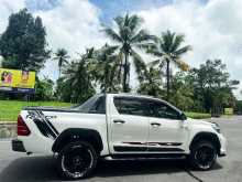 https://riyasewana.com/uploads/toyota-hilux-rocco-21550104342.jpg