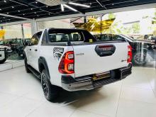 https://riyasewana.com/uploads/toyota-hilux-rocco-2311161724056.jpg