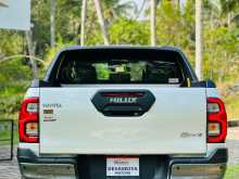 https://riyasewana.com/uploads/toyota-hilux-rocco-2592801865.jpg