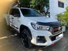 https://riyasewana.com/uploads/toyota-hilux-rocco-26102703292.jpg