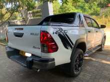 https://riyasewana.com/uploads/toyota-hilux-rocco-26102703344.jpg