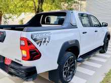 https://riyasewana.com/uploads/toyota-hilux-rocco-420073622702.jpg