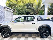 https://riyasewana.com/uploads/toyota-hilux-rocco-420140424582.jpg