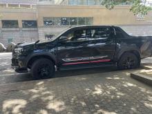 https://riyasewana.com/uploads/toyota-hilux-rocco-611210224701.jpg