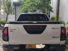 https://riyasewana.com/uploads/toyota-hilux-rocco-61455386674.jpg