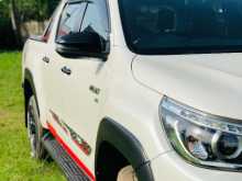 https://riyasewana.com/uploads/toyota-hilux-rocco-7852534873.jpg