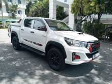 https://riyasewana.com/uploads/toyota-hilux-roco-201738554832.jpg