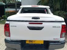 https://riyasewana.com/uploads/toyota-hilux-roco-201739326404.jpg