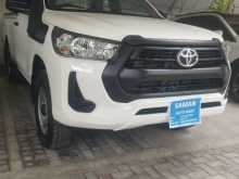 https://riyasewana.com/uploads/toyota-hilux-single-171717344053.jpg