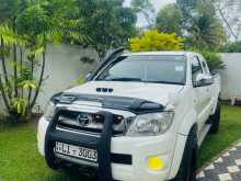 https://riyasewana.com/uploads/toyota-hilux-smart-2010-1518073112582.jpg