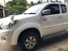 https://riyasewana.com/uploads/toyota-hilux-smart-212358205002.jpg