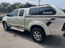 https://riyasewana.com/uploads/toyota-hilux-smart-3014473722392.jpg