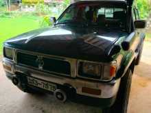 Toyota Hilux 2000 Pickup