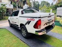 https://riyasewana.com/uploads/toyota-hilux-v-1618033617226.jpg
