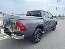 https://riyasewana.com/uploads/toyota-hilux-v-18093122863.jpg