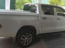 https://riyasewana.com/uploads/toyota-hilux-v-2018-111063912554.jpg