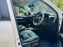https://riyasewana.com/uploads/toyota-hilux-v-2018-1618030112292.jpg