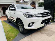 Toyota HILUX V Grade 2018 Pickup