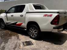 https://riyasewana.com/uploads/toyota-hilux-v-2018-2610414012773.jpg