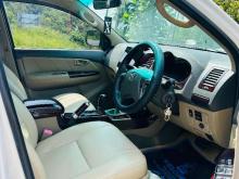 https://riyasewana.com/uploads/toyota-hilux-vego-21630326816.jpg