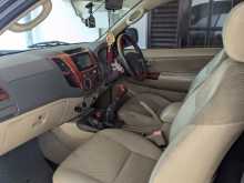 https://riyasewana.com/uploads/toyota-hilux-vigo-10123525154.jpg