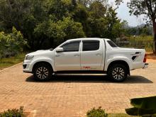 https://riyasewana.com/uploads/toyota-hilux-vigo-1115140617523.jpg