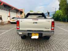 https://riyasewana.com/uploads/toyota-hilux-vigo-1411060214.jpg