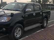 https://riyasewana.com/uploads/toyota-hilux-vigo-1512054222952.jpg