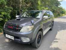 https://riyasewana.com/uploads/toyota-hilux-vigo-151727224372.jpg