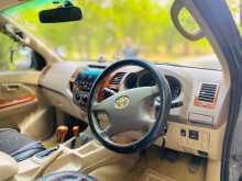 https://riyasewana.com/uploads/toyota-hilux-vigo-151727234803.jpg