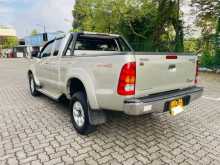 https://riyasewana.com/uploads/toyota-hilux-vigo-1792740335.jpg