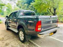 https://riyasewana.com/uploads/toyota-hilux-vigo-1819151322892.jpg
