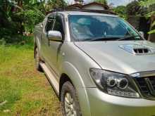 https://riyasewana.com/uploads/toyota-hilux-vigo-2007-2413442112044.jpg