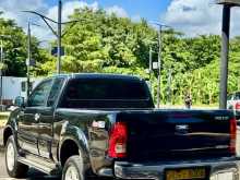 https://riyasewana.com/uploads/toyota-hilux-vigo-2009-614462112572.jpg