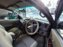 https://riyasewana.com/uploads/toyota-hilux-vigo-2010-11825111256362.jpg