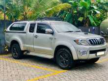 Toyota Hilux Vigo Smart Cab 4WD G Grade 2010 Pickup