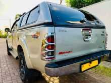 https://riyasewana.com/uploads/toyota-hilux-vigo-2010-3014260912834.jpg