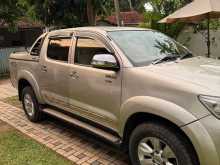 https://riyasewana.com/uploads/toyota-hilux-vigo-2011-1320403512142.jpg
