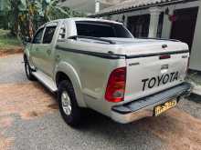 https://riyasewana.com/uploads/toyota-hilux-vigo-2011-314240012332.jpg